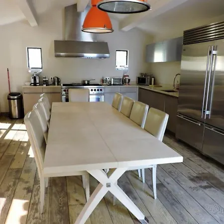 Wonderful Large Located In The Centre Of St Tropez Saint-Tropez