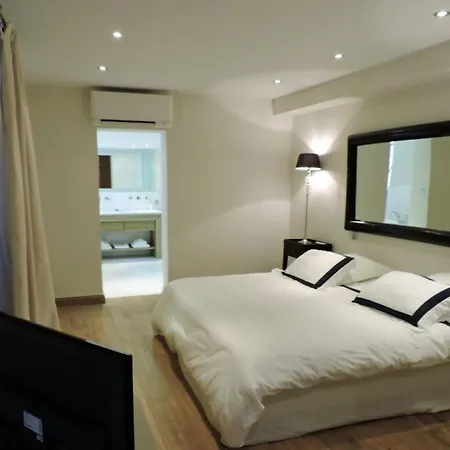 Wonderful Large Located In The Centre Of St Tropez Apartamento *